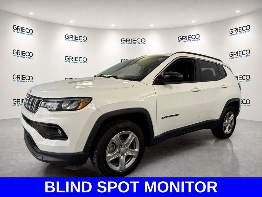 Used 2024 White Jeep Latitude image 3