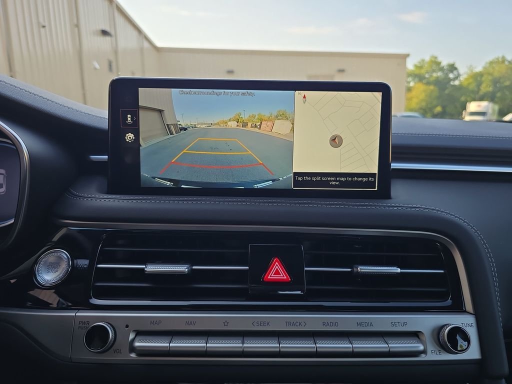 2026 GENESIS G70 Standard - Photo 23