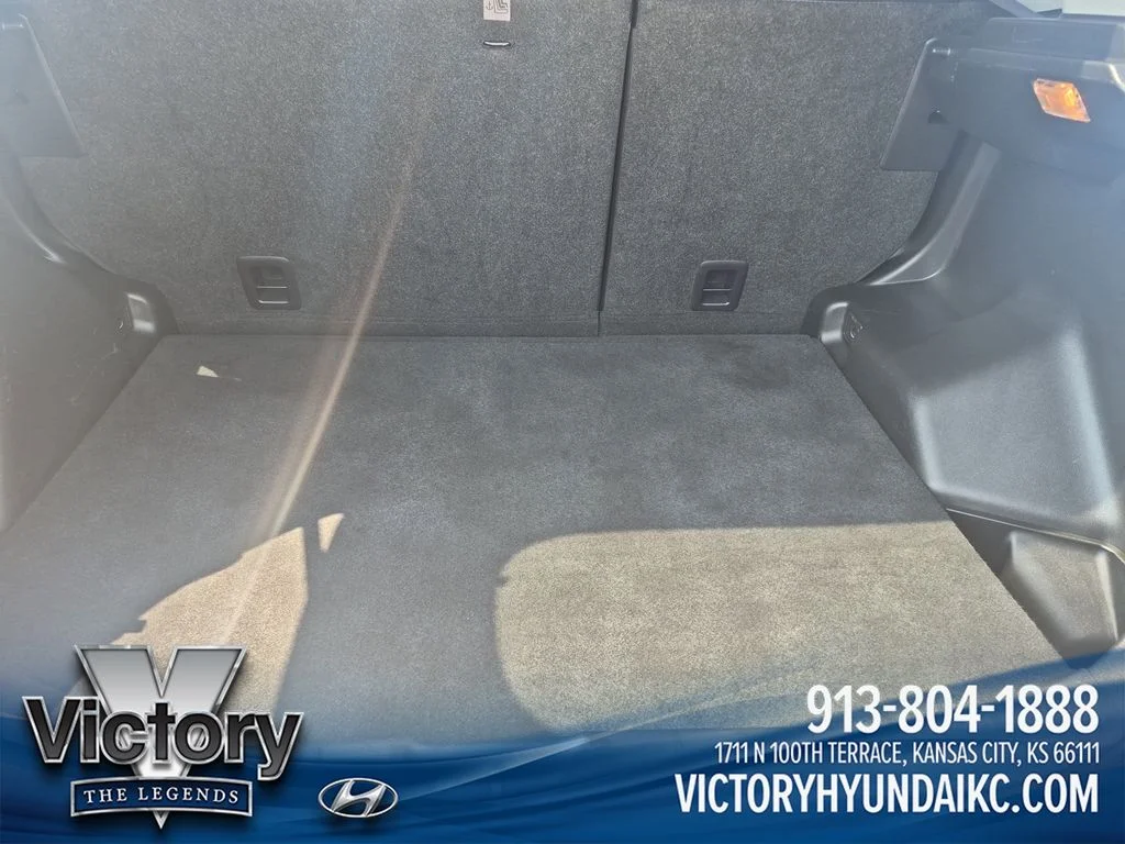 Used 2024  Mitsubishi 2.0 SE image 22