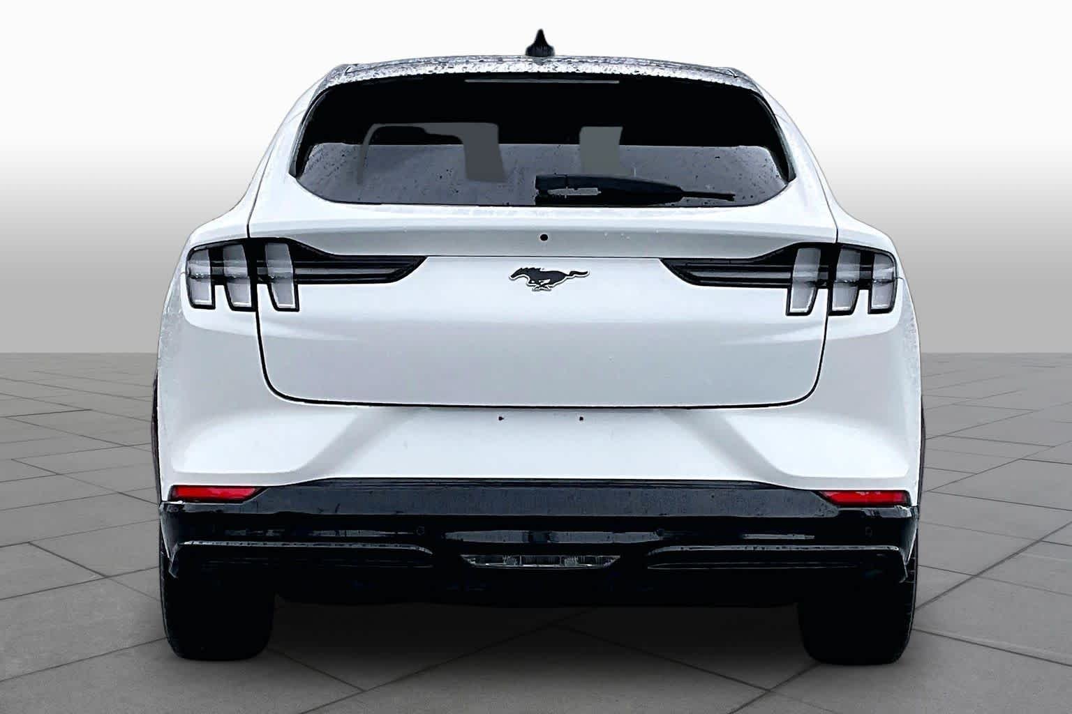 Used 2023 Star White Metallic Tri-Coat Ford Premium image 4