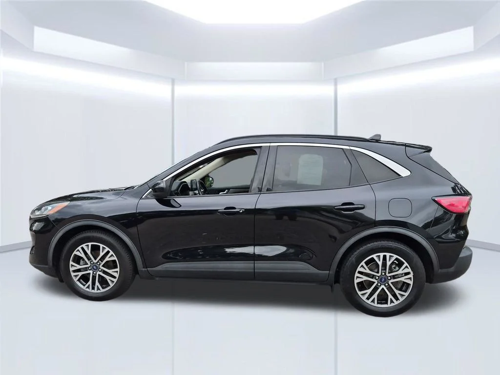 Used 2020 Black Ford SEL image 2