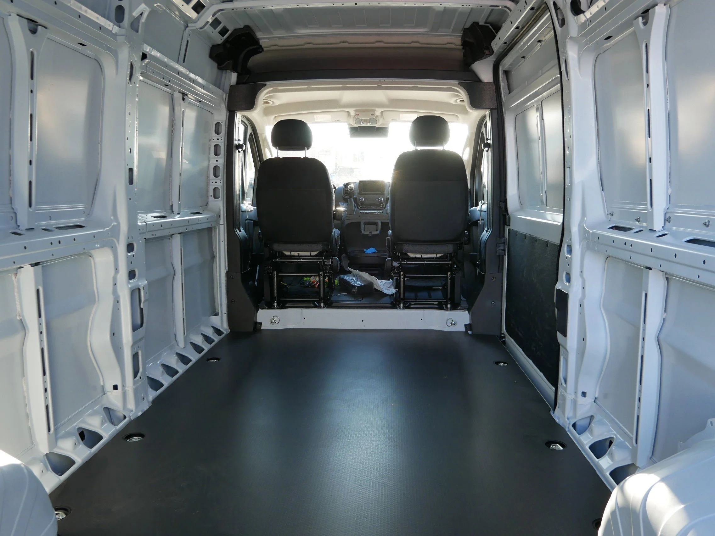 New 2026 Bright White Clear-Coat Exterior Paint RAM Tradesman image 11