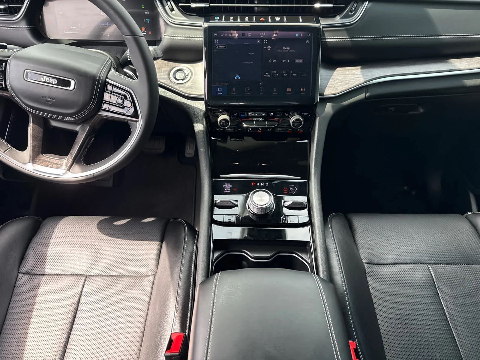 Used 2023 Rocky Mountain Pearlcoat Jeep Overland image 30