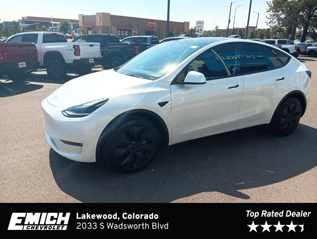 Used 2024  Tesla Long Range image 1