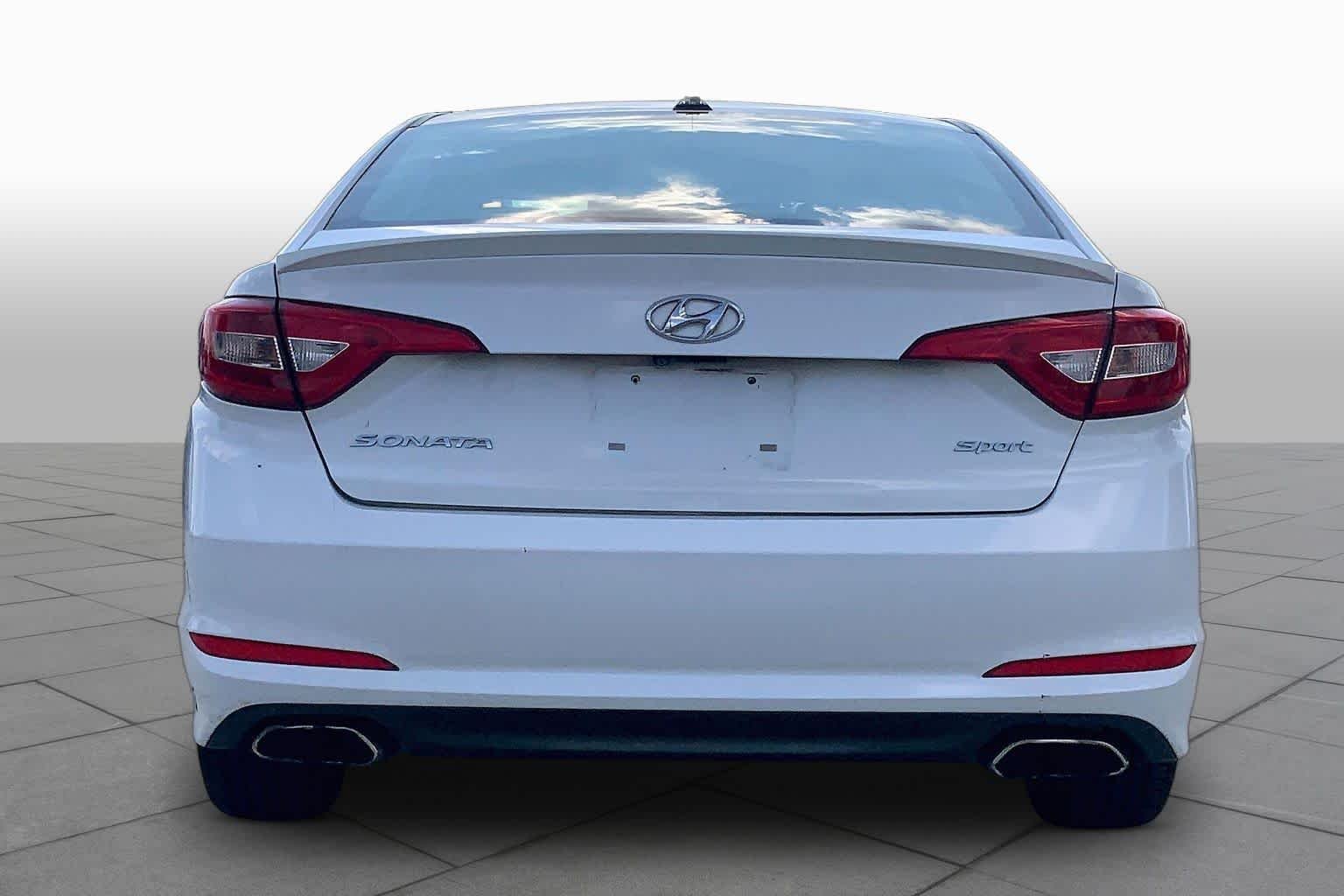 Used 2015 Quartz White Pearl Hyundai 2.4L Sport image 5