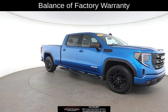 Used 2023 Blue GMC Elevation image 27