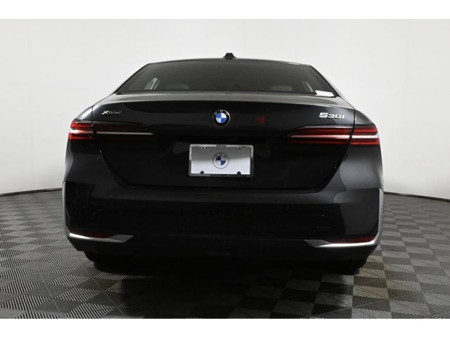 2026 BMW 5 Series 530i - Photo 6