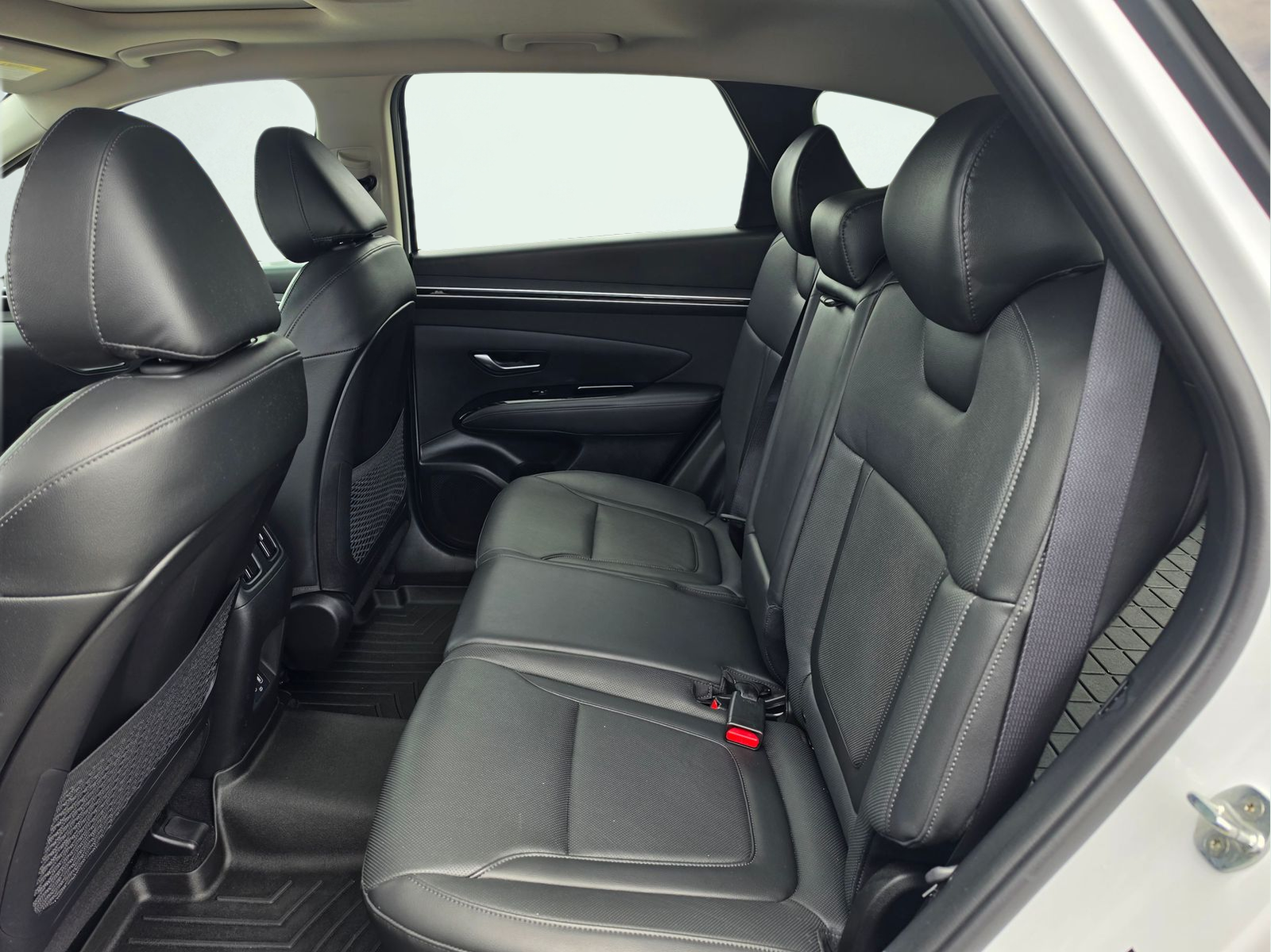 Used 2022 Quartz White Hyundai SEL image 14