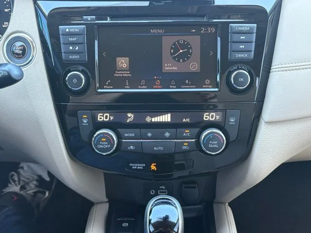 Used 2020 Green Nissan SL image 21