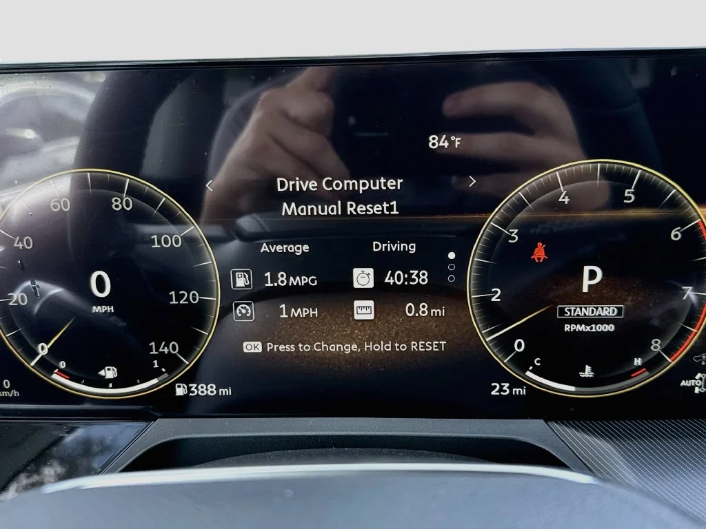 New 2027 RADIANT WHITE INFINITI Luxe 4WD image 12