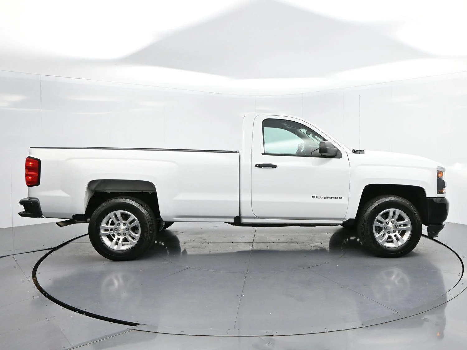 Used 2018 SUMMIT WHITE Chevrolet Work Truck image 8