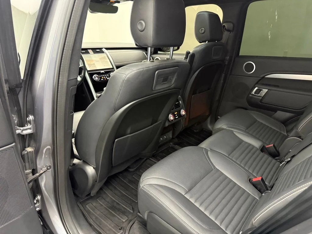 Used 2023  Land Rover S R-Dynamic image 29