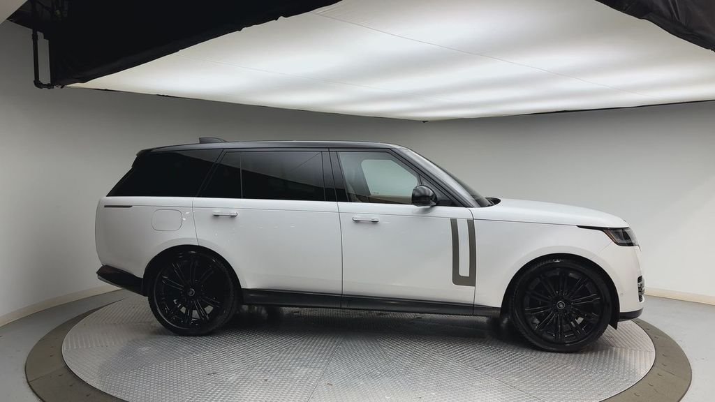 Certified Used 2023 Fuji White Land Rover SE image 9