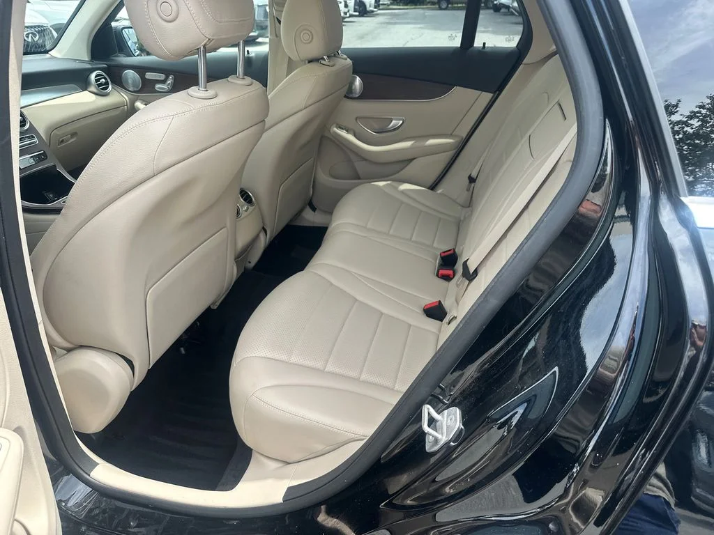 Used 2020  Mercedes-Benz GLC 300 image 19