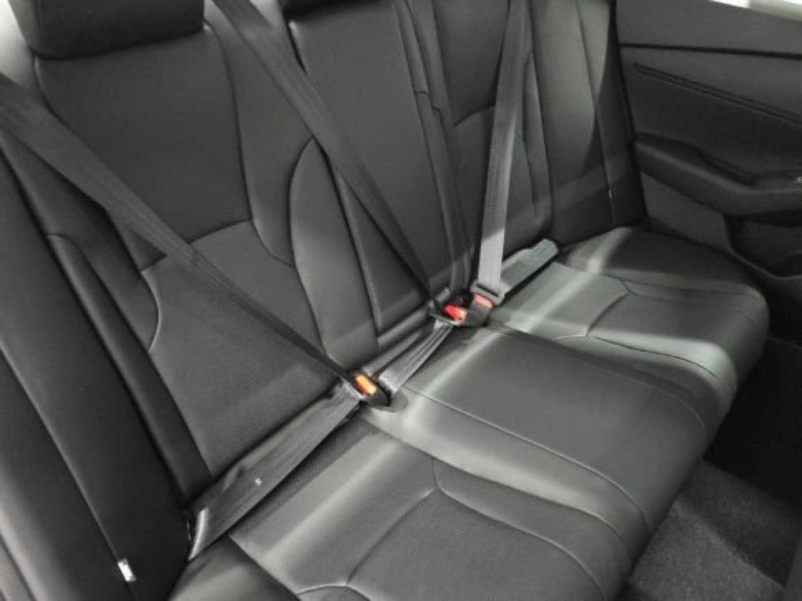 Certified Used 2025 Solar Silver Metallic Honda Sport-L image 23