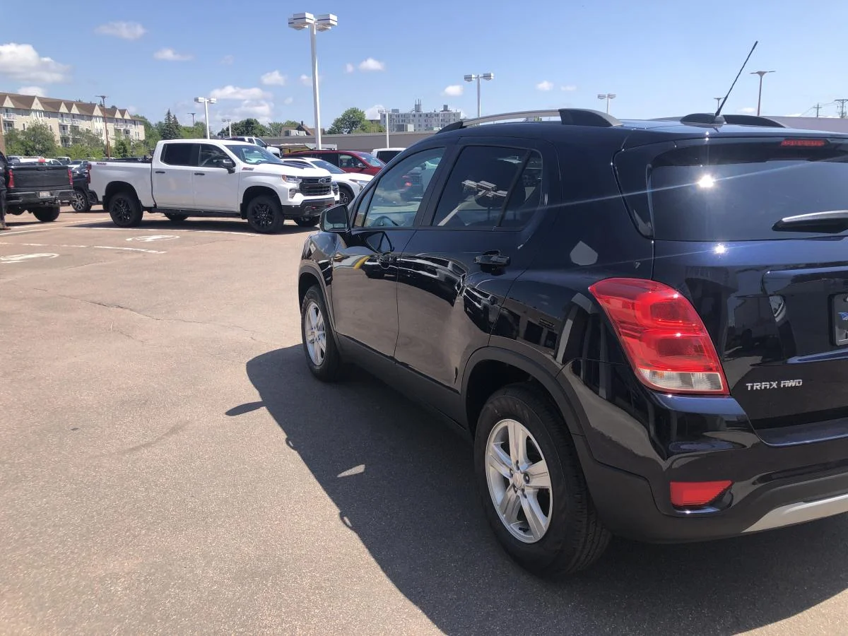 Used 2022 Blue Chevrolet Awd 4dr Lt image 6