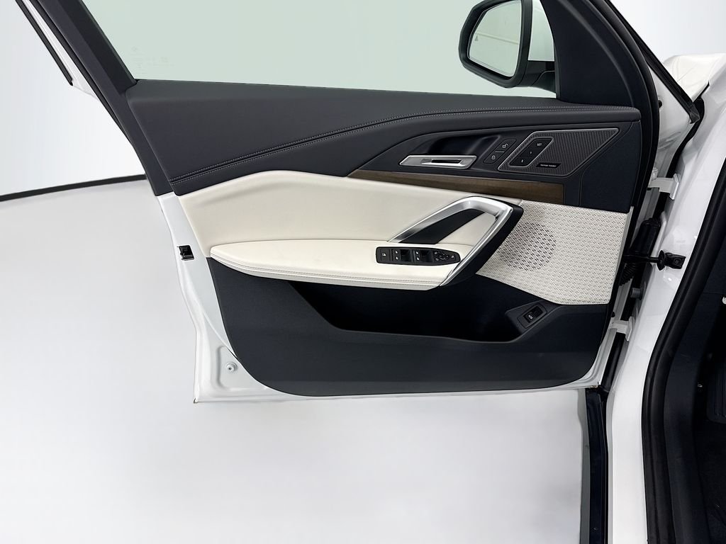 New 2026 Alpine White BMW xDrive28i image 22