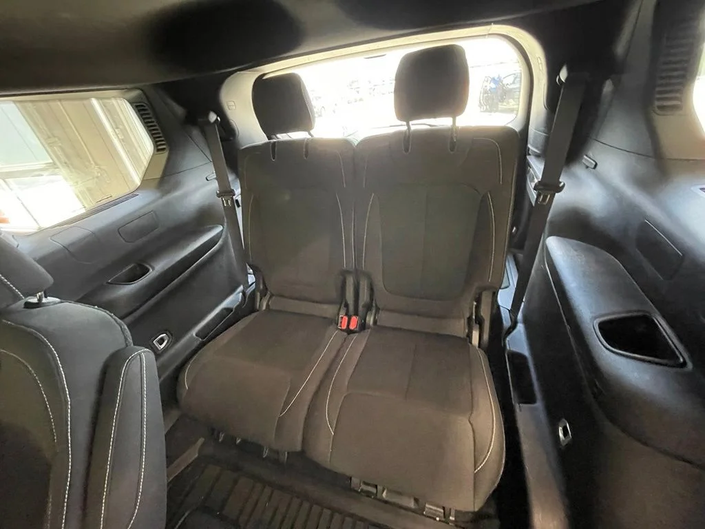 Used 2024 White Jeep Laredo image 17