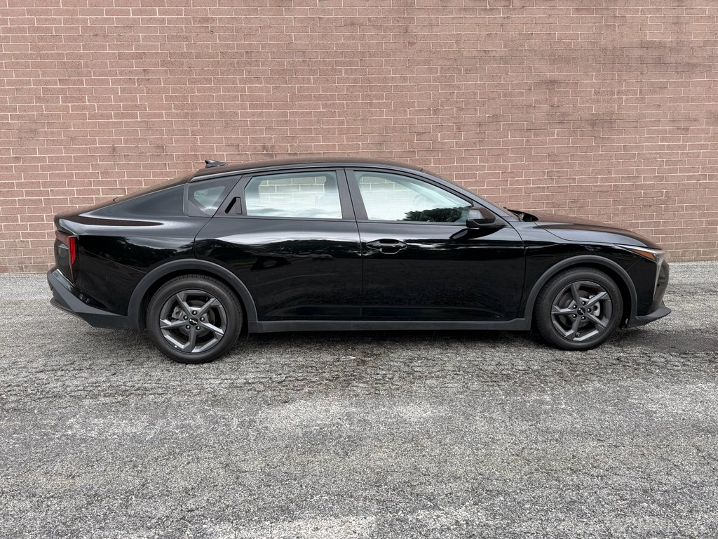 Used 2025 Aurora Black Pearl Kia LXS image 6
