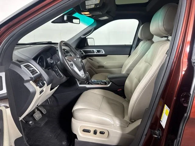 Used 2015 Bronze Ford Limited image 11