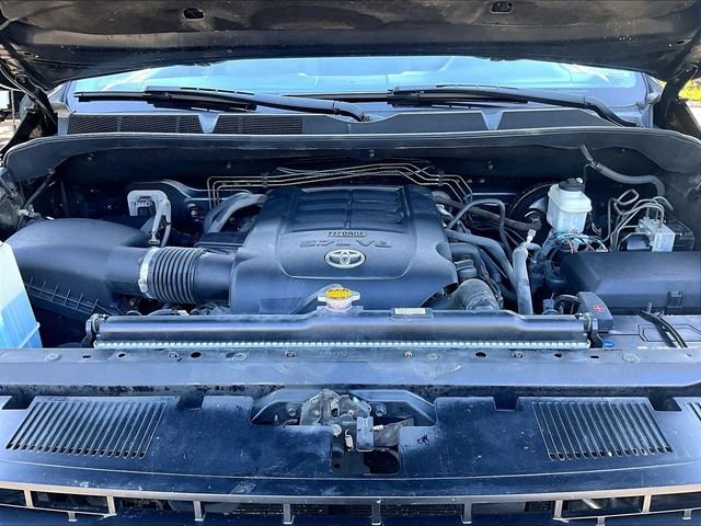 Used 2016 Black Toyota SR5 image 10