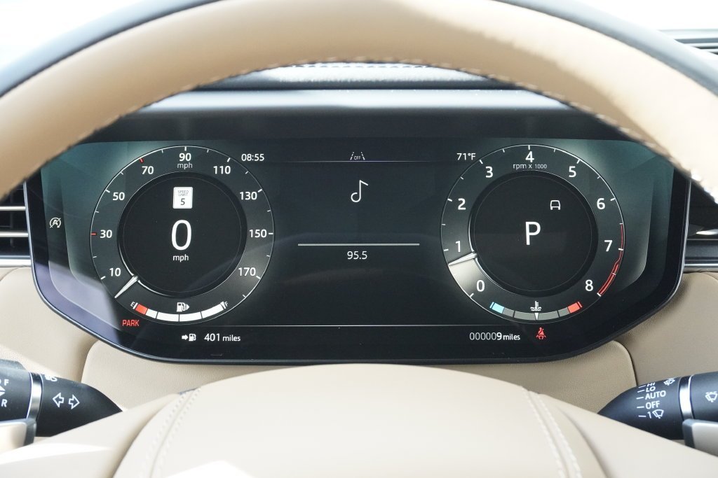 New 2026 Fuji White LAND ROVER Dynamic SE image 11