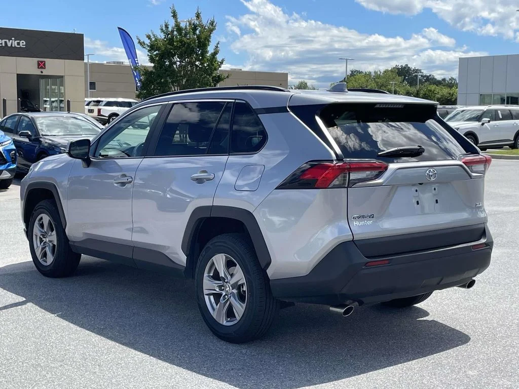 Used 2025 Silver Sky Metallic Toyota XLE image 25