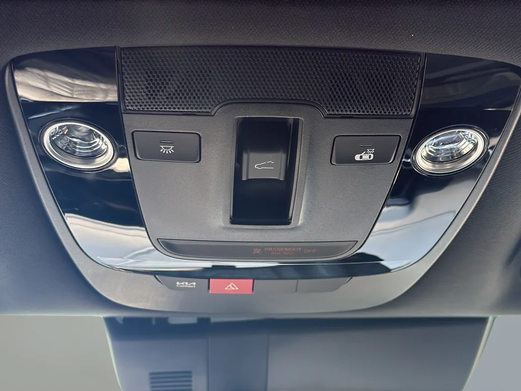 Used 2024 Green Kia X-Line image 40