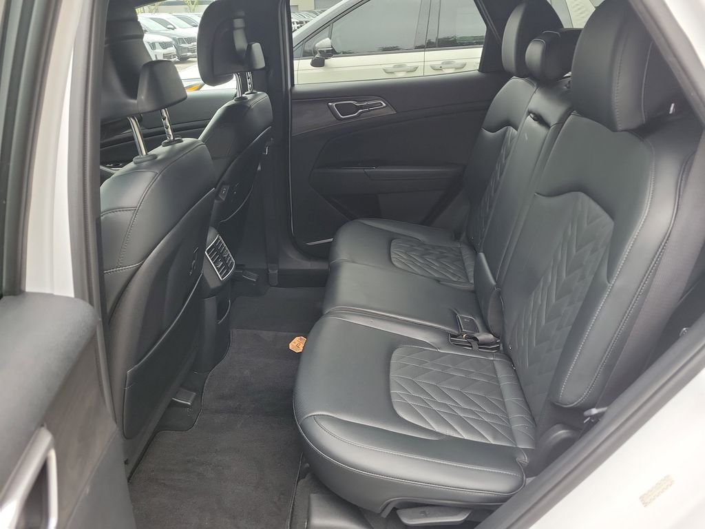 Used 2023 White Kia X-Line image 15
