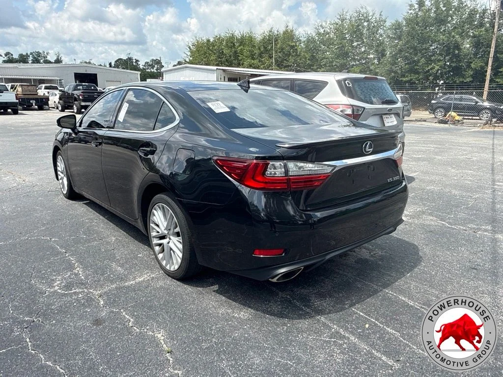 Used 2016  Lexus 350 image 7