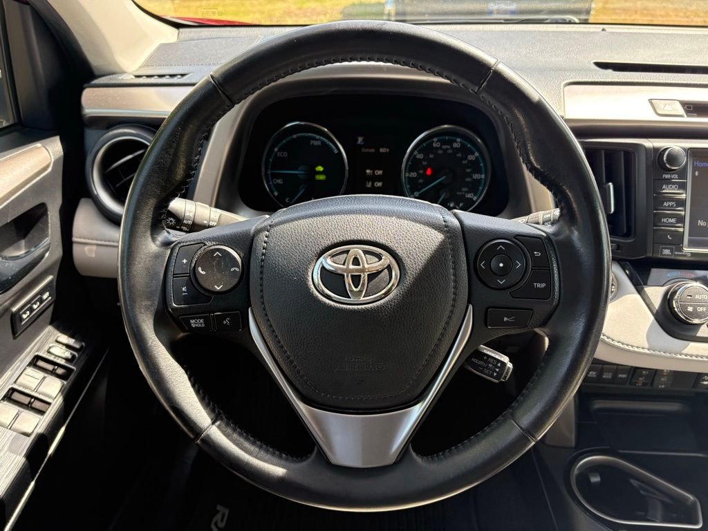 Used 2018 Pearl Toyota Limited image 20