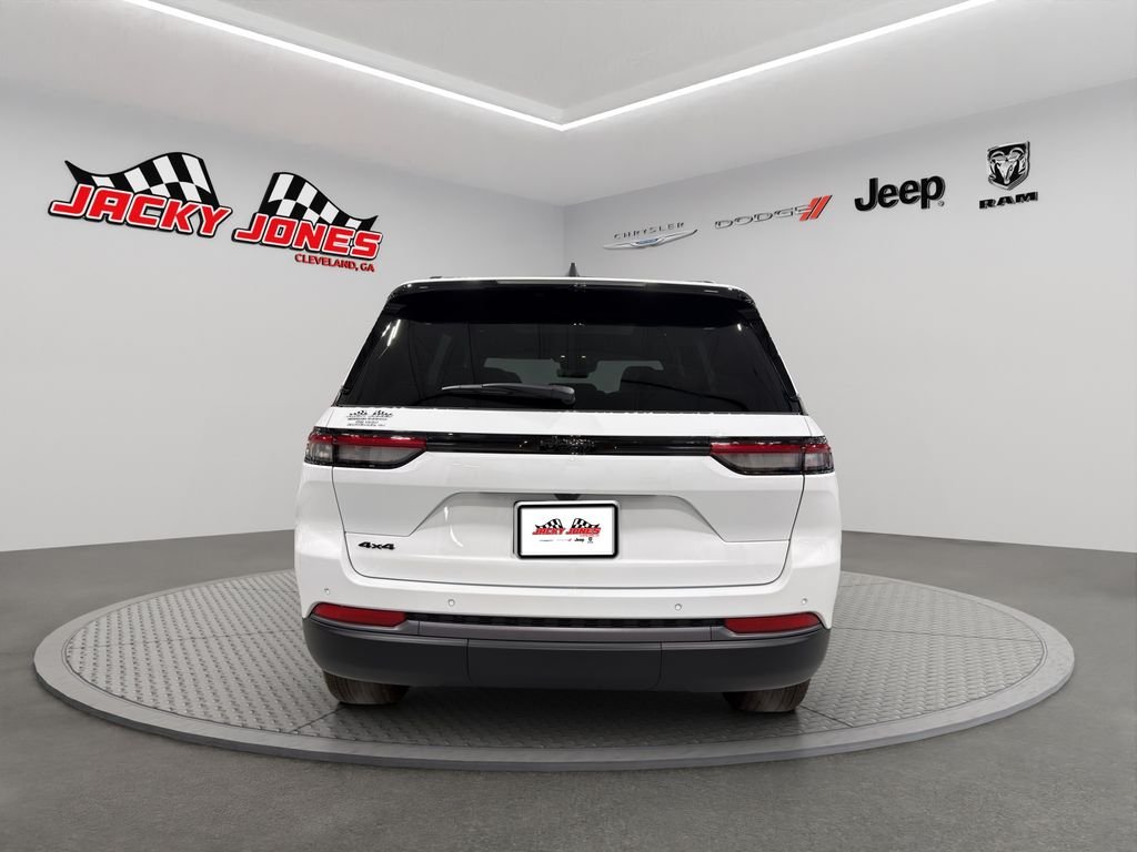 New 2026 Bright White Clear-Coat Exterior Paint Jeep Limited image 7