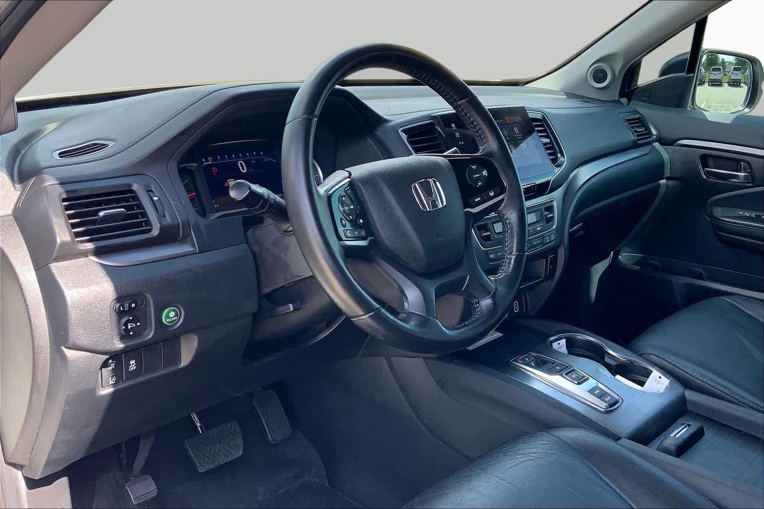 Used 2021 Platinum White Pearl Honda Special Edition image 17