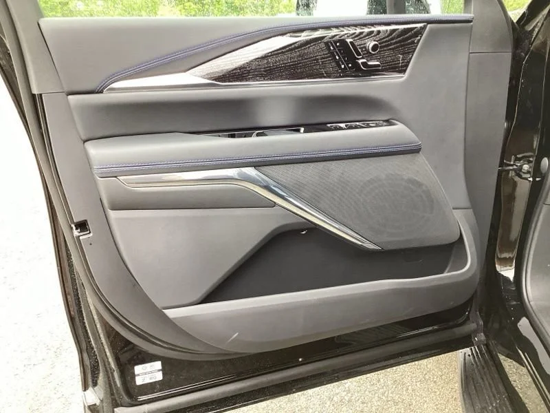 2025 Cadillac Escalade IQ Luxury 1 - Photo 15