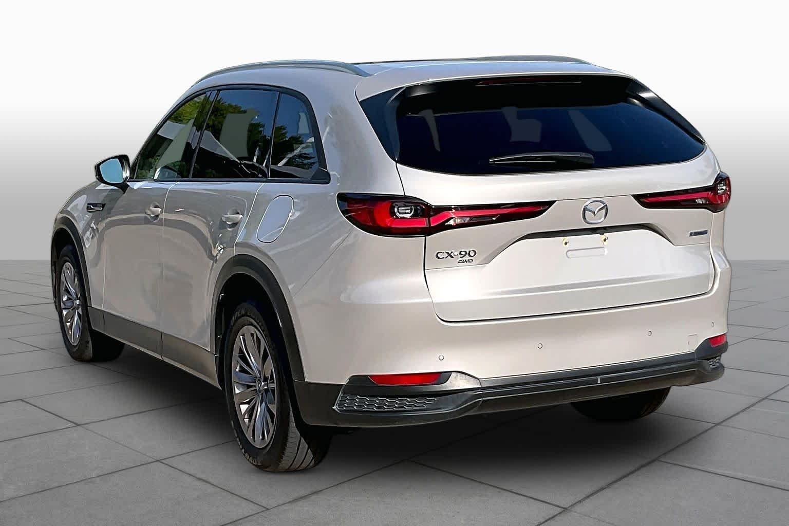 Used 2025 Platinum Quartz Mazda Preferred Package image 12
