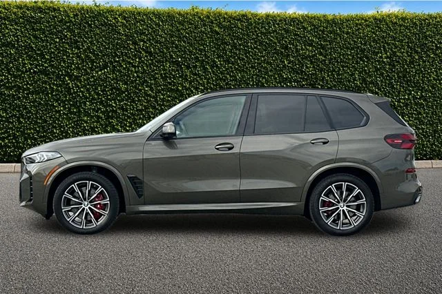 Used 2026 Green BMW xDrive40i image 7