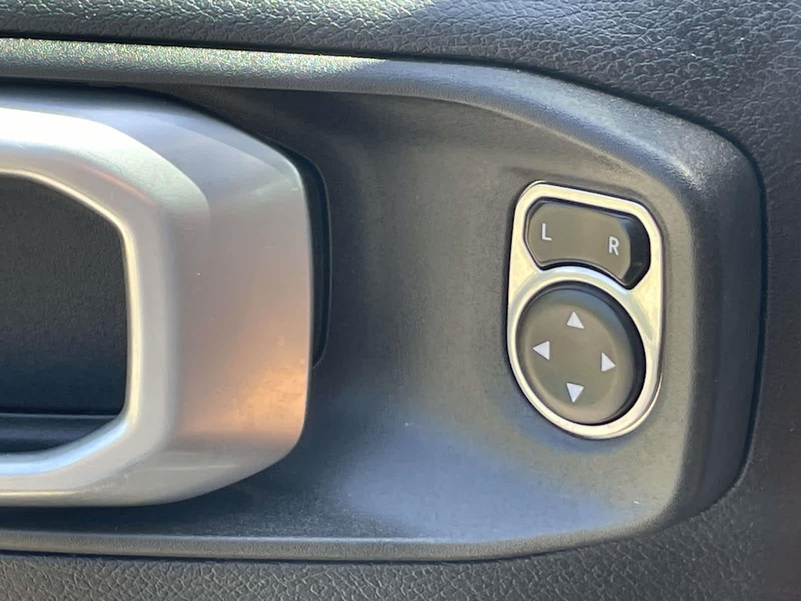 Used 2019 Whi/white Jeep Rubicon image 34