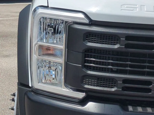 2025 Ford F-450 Super Duty Chassis Cab XL - Photo 10