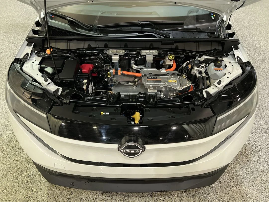 New 2026 Everest White Pearl TriCoat / Super Black Two-tone Nissan SV+ image 11