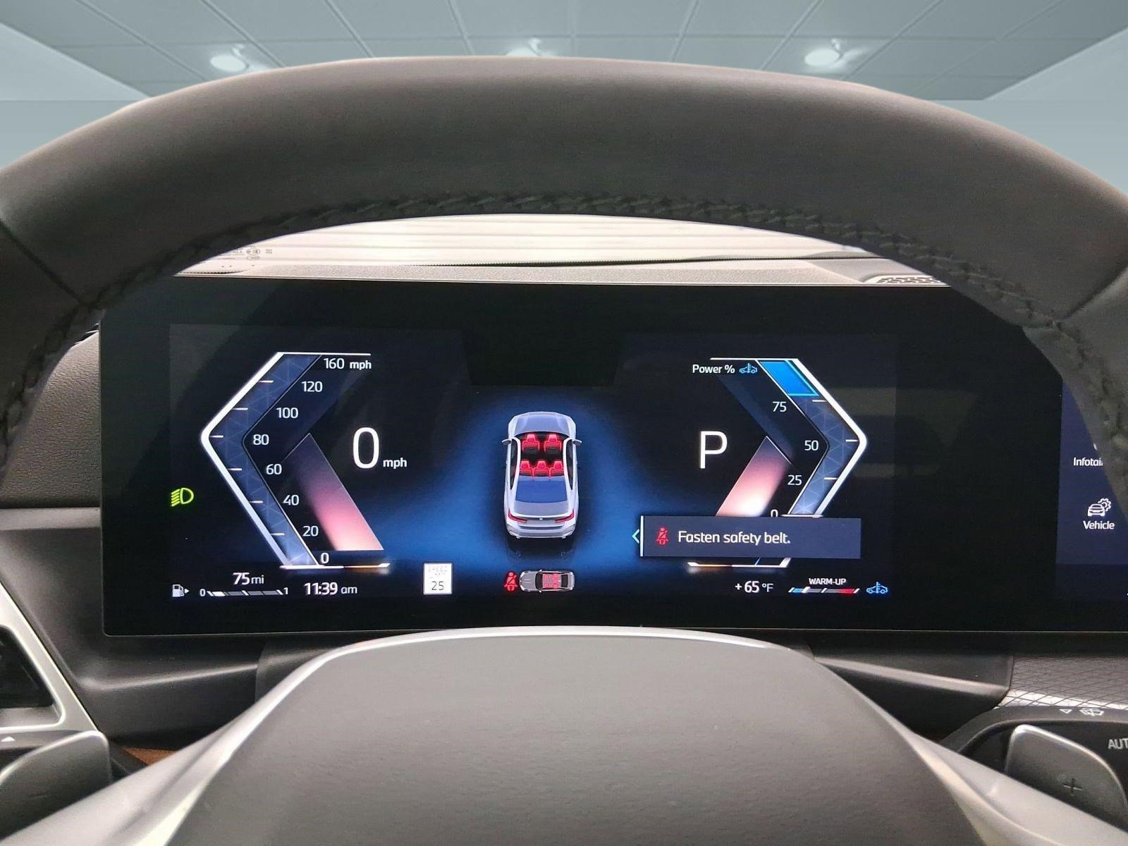 2025 BMW 3 Series 330i - Photo 17