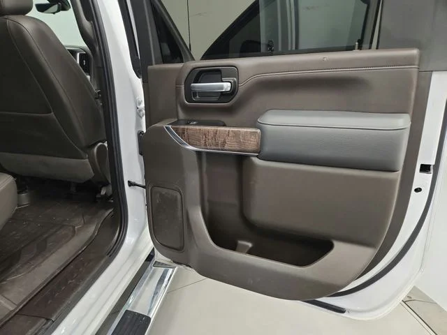 Used 2022 White GMC Denali image 60