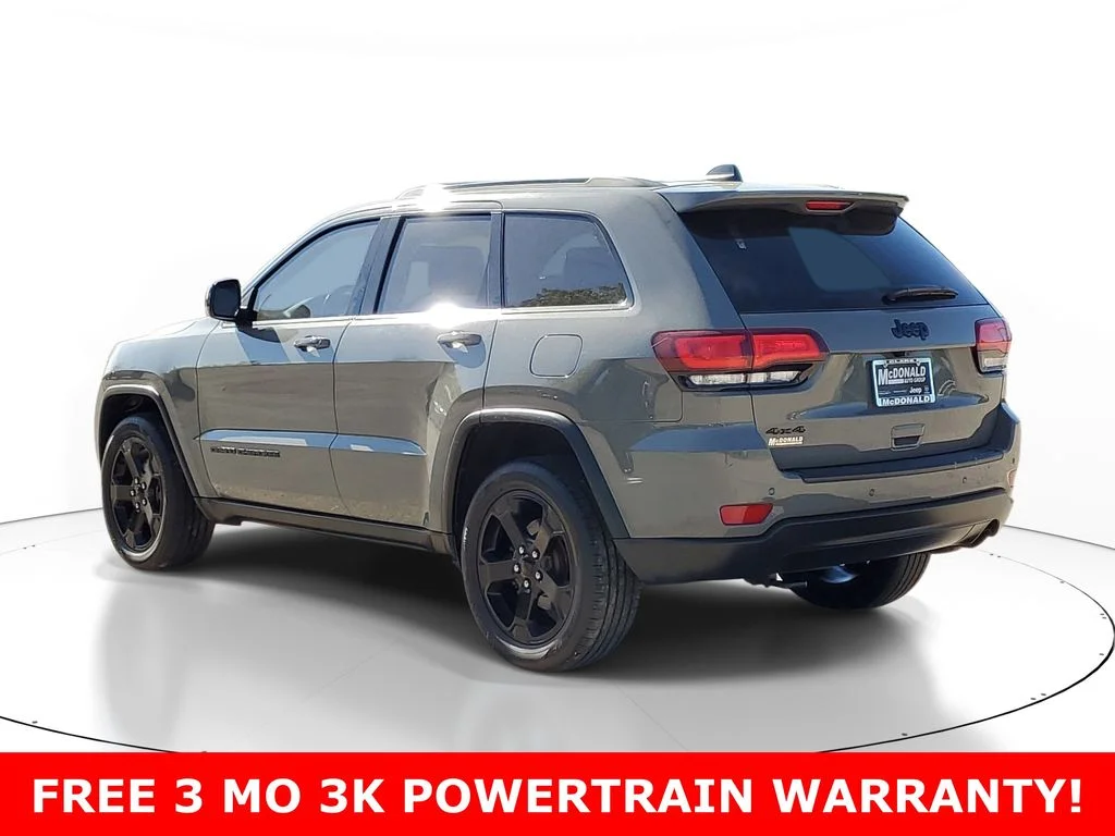 Used 2019 Gray Jeep Laredo image 4