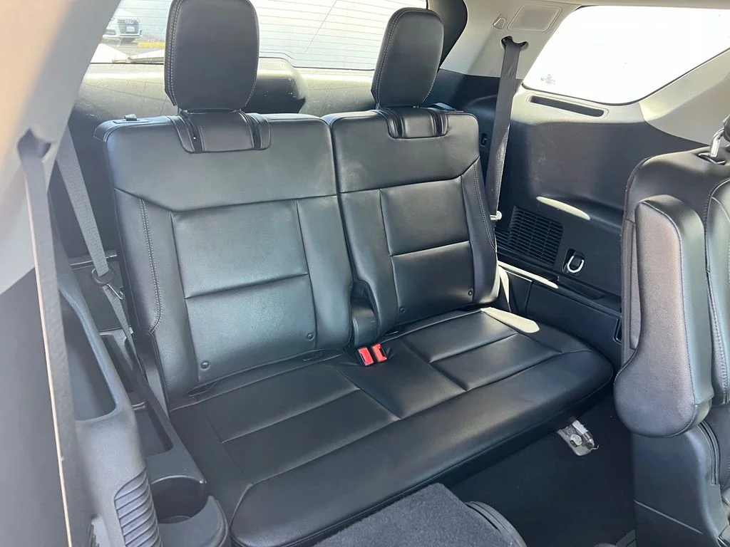 Used 2023 Silver Ford Limited image 25