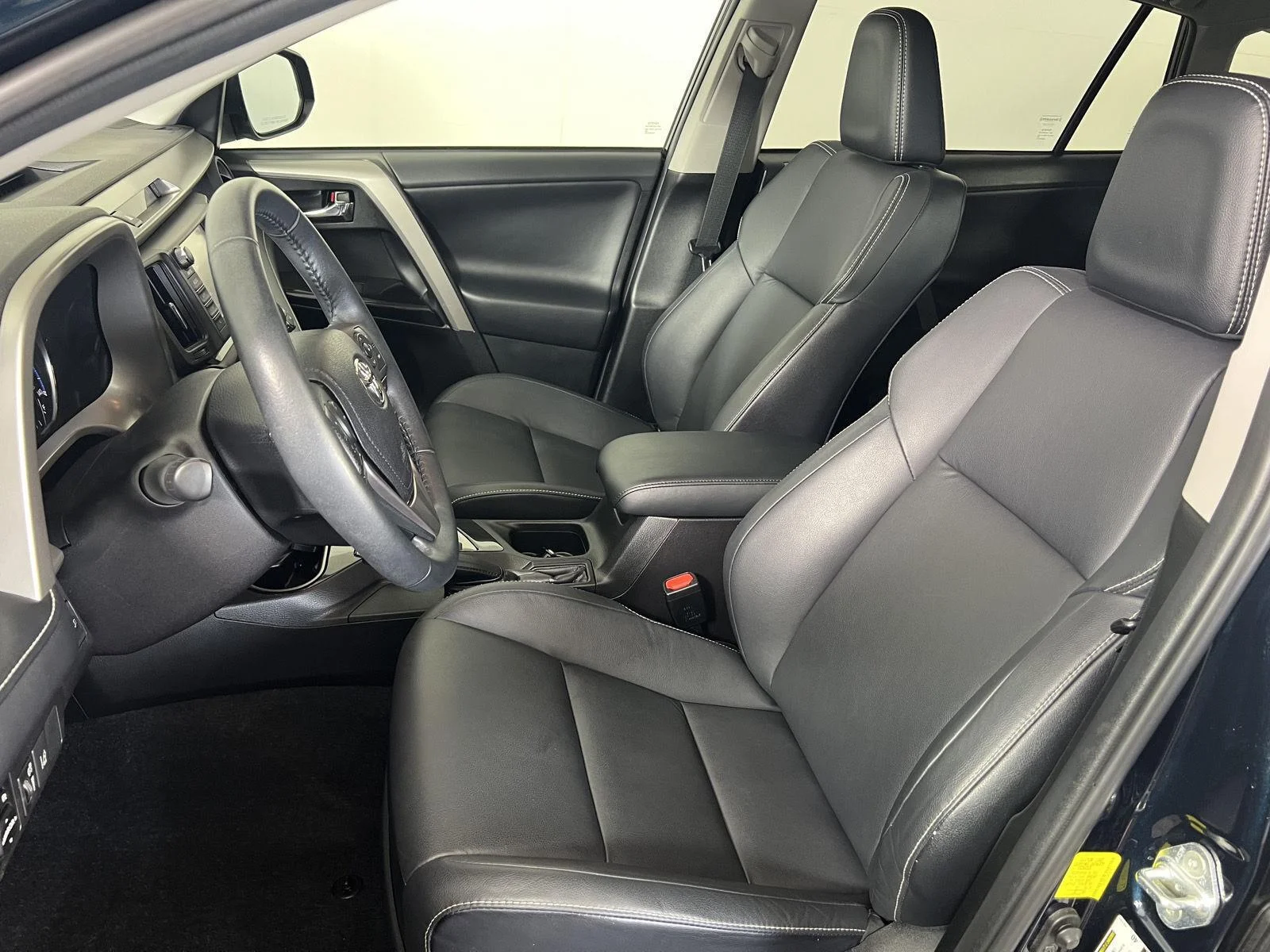 Used 2018 Galactic Aqua Mica Toyota Limited image 11