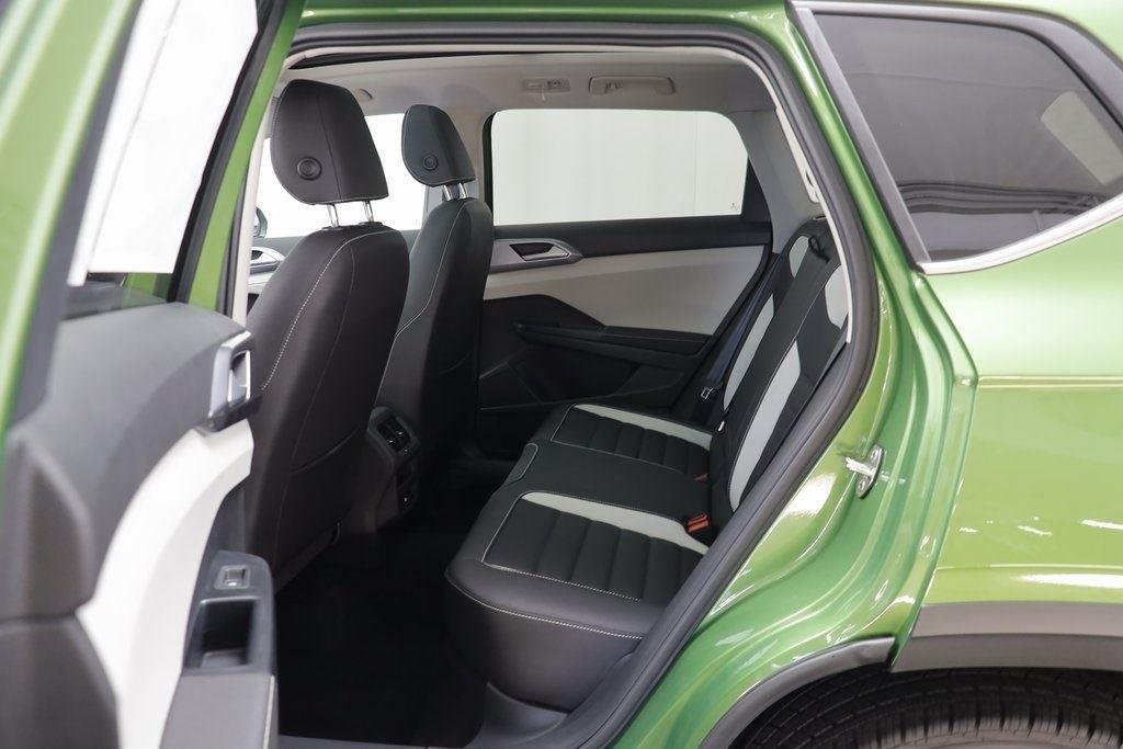 2025 Volkswagen Taos SEL - Photo 14