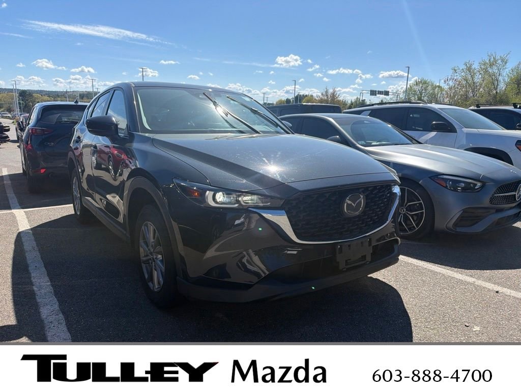 2023 Mazda CX-5 S Preferred package Auto AWD's photo