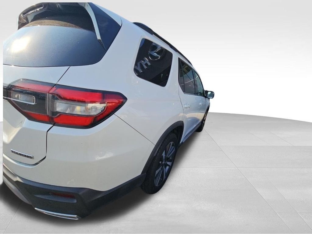 Used 2023 White Honda Touring image 7