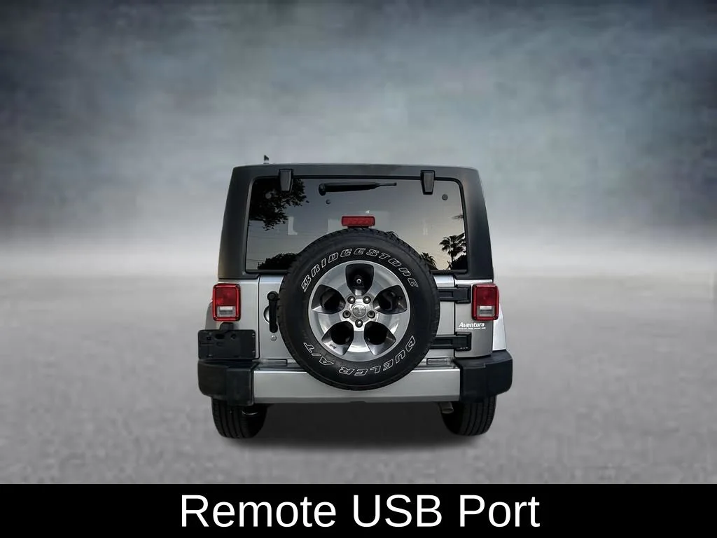Used 2016 Silver Jeep Sahara image 6