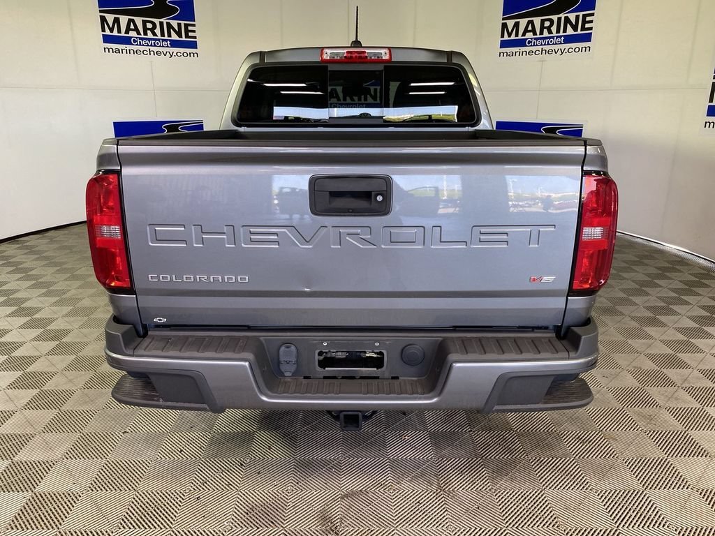 Used 2022 SATIN STEEL METALLIC Chevrolet 4WD LT image 17
