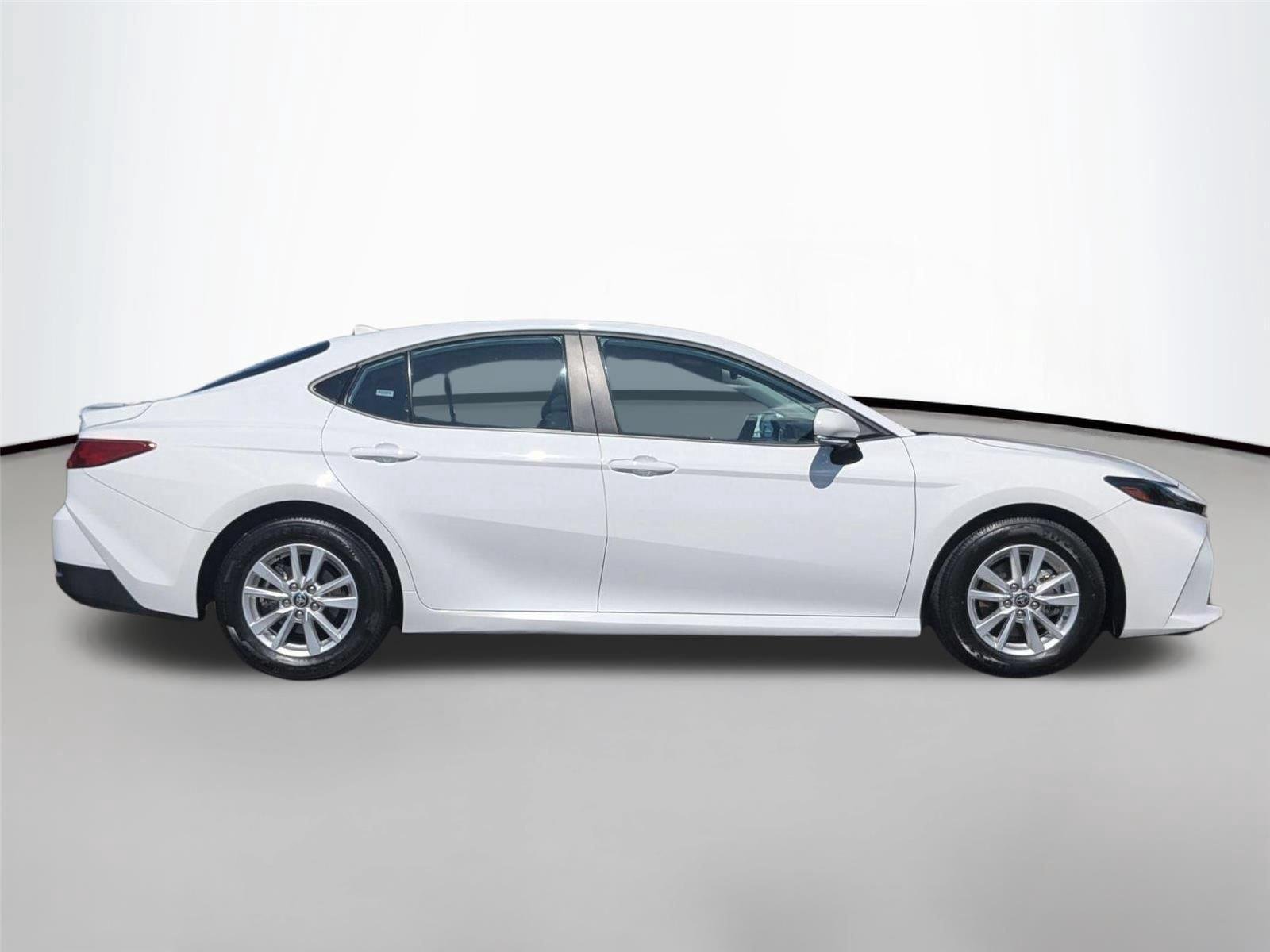 Used 2025  TOYOTA  image 6